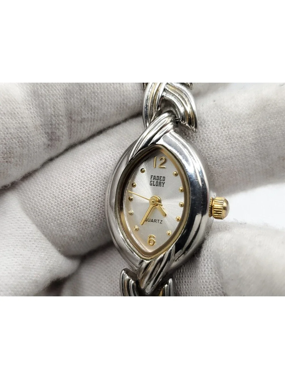 Faded Glory Quartz Women Watch New Battery Silver Tone Oval 18mm